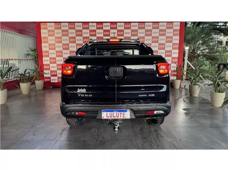 Fiat Toro Preto 5