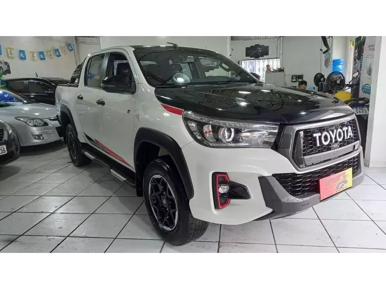 Toyota Hilux Branco 2