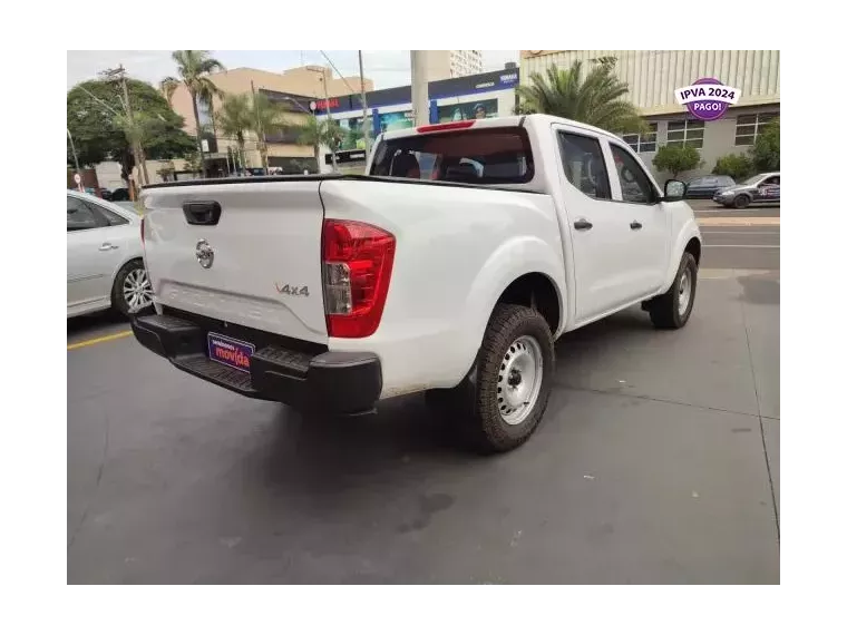 Nissan Frontier Branco 6