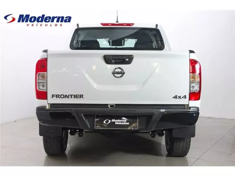 Nissan Frontier Branco 13