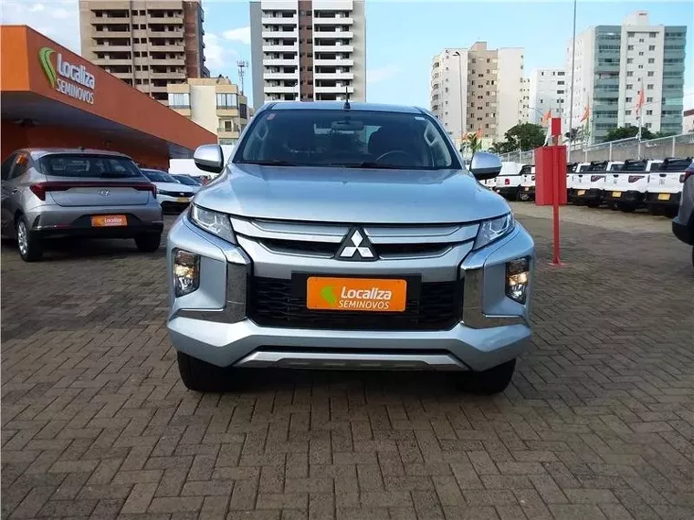 Mitsubishi L200 Triton Prata 4