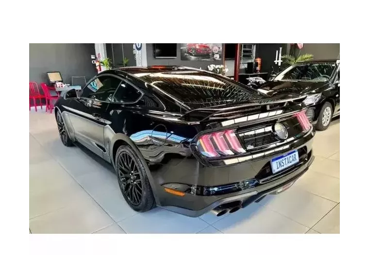 Ford Mustang Preto 8