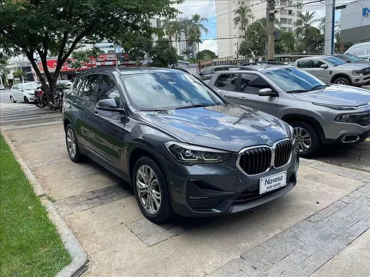 BMW X1 Cinza 5