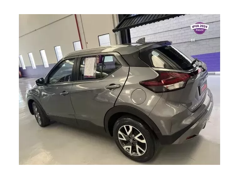 Nissan Kicks Cinza 2