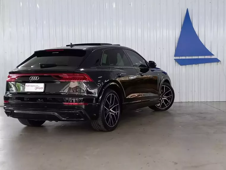 Audi Q8 Preto 16