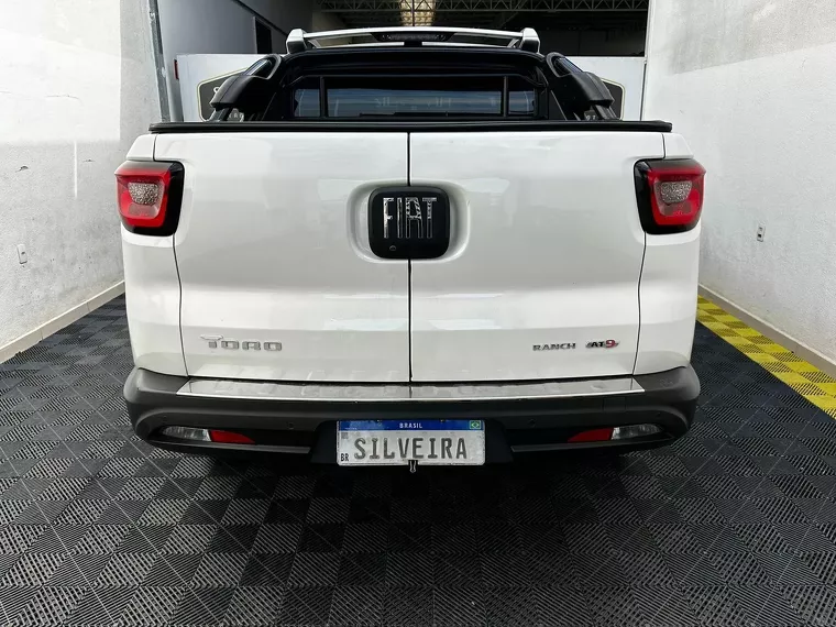 Fiat Toro Branco 16