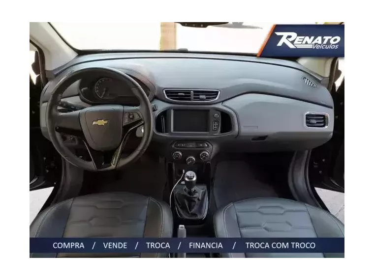 Chevrolet Onix Preto 3