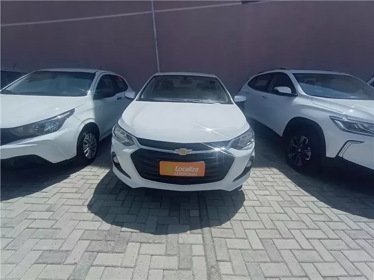 Chevrolet Onix Branco 1