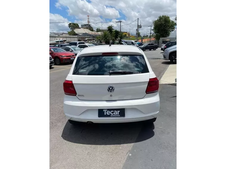 Volkswagen Gol Branco 11