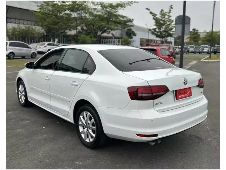 Volkswagen Jetta Branco 2