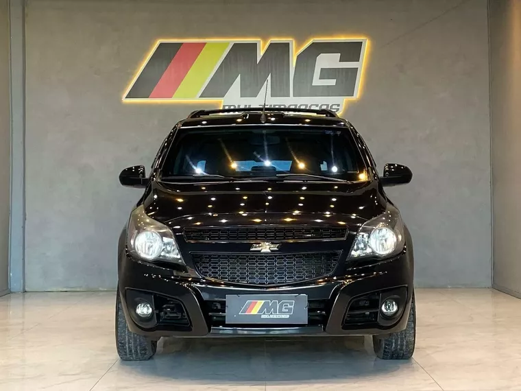 Chevrolet Montana Preto 3