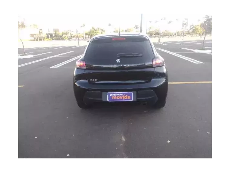 Peugeot 208 Preto 5