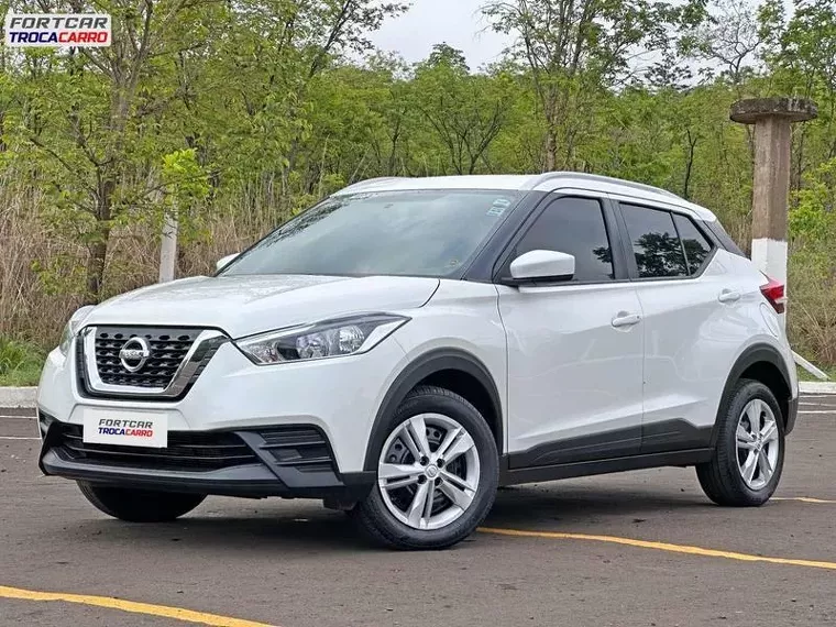 Nissan Kicks Branco 7