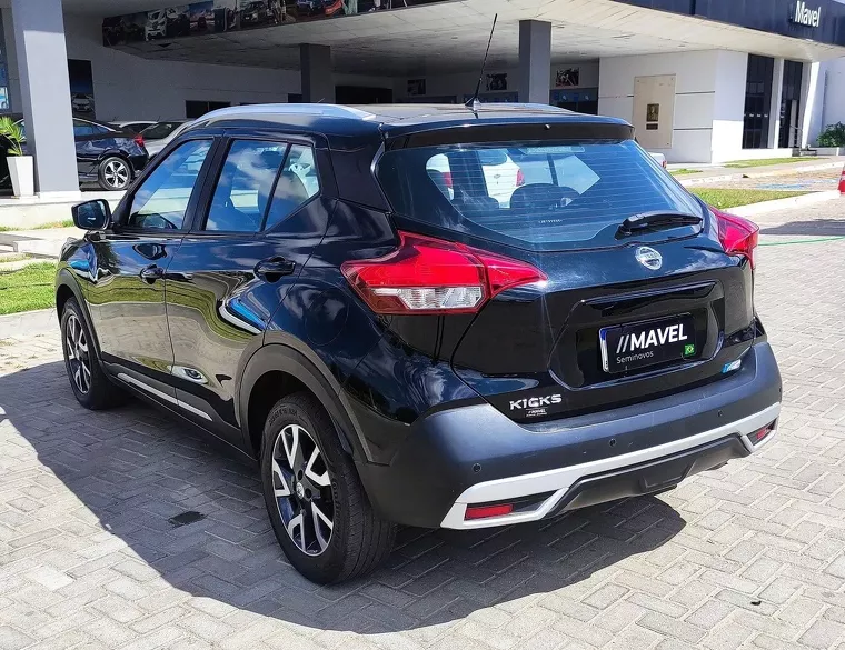 Nissan Kicks Preto 15