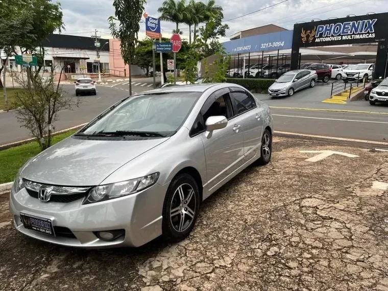 Honda Civic Prata 1