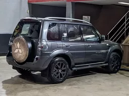 Mitsubishi Pajero TR4