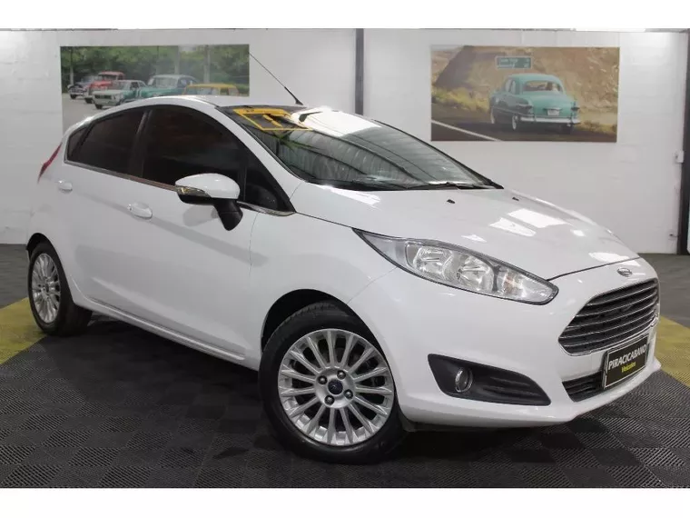 Ford Fiesta Branco 2