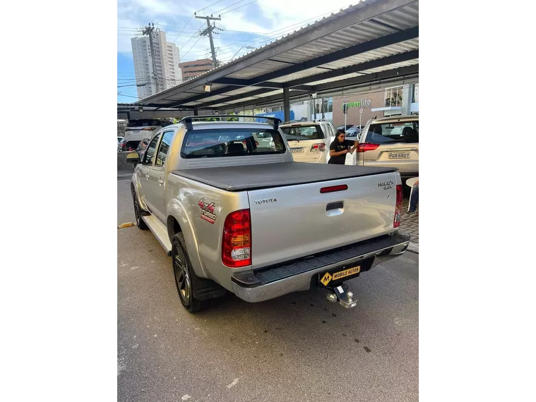 Toyota Hilux Prata 5