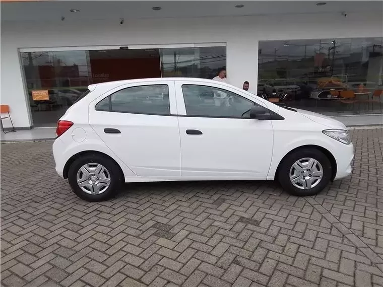 Chevrolet Onix Branco 8