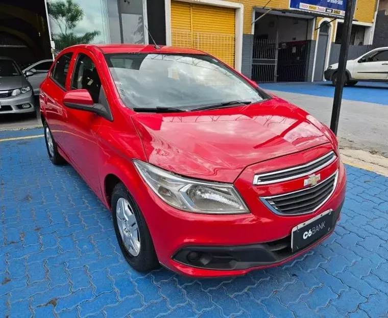 Chevrolet Onix Vermelho 4