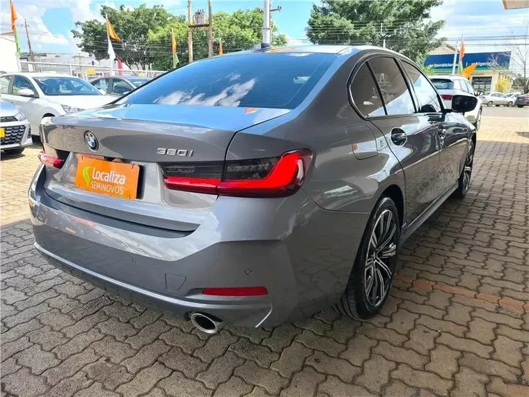 BMW 320i Cinza 12