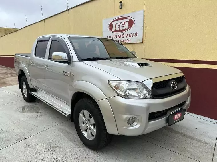 Toyota Hilux Prata 9