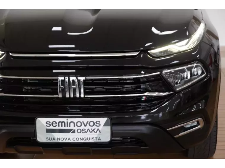 Fiat Toro Preto 10