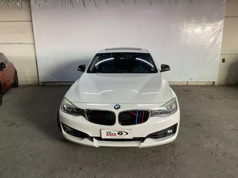 BMW 320i Branco 14