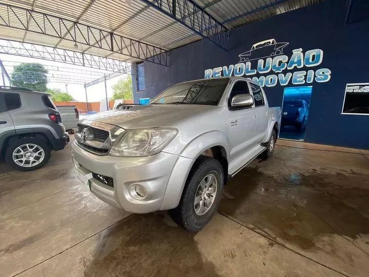 Toyota Hilux Prata 1