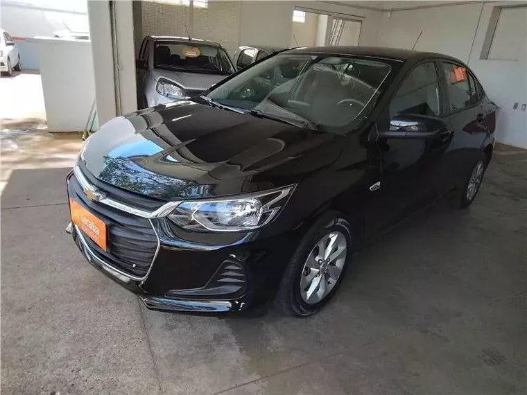 Chevrolet Onix Preto 8