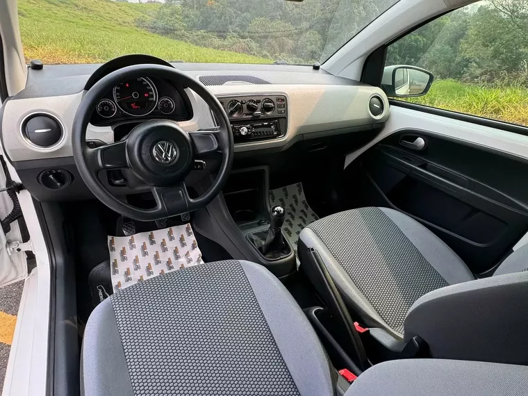 Volkswagen UP Branco 9