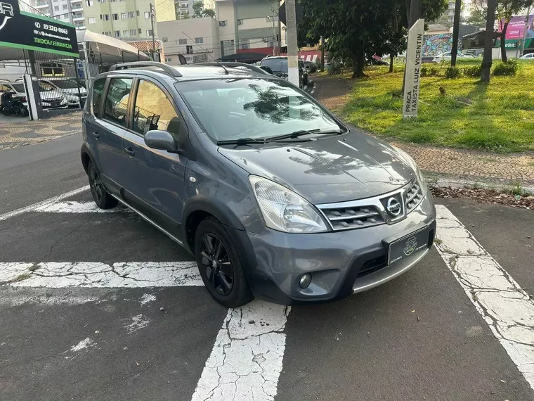 Nissan Livina Cinza 9