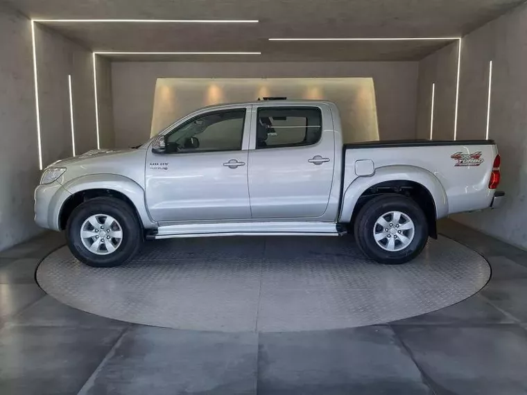 Toyota Hilux Prata 3