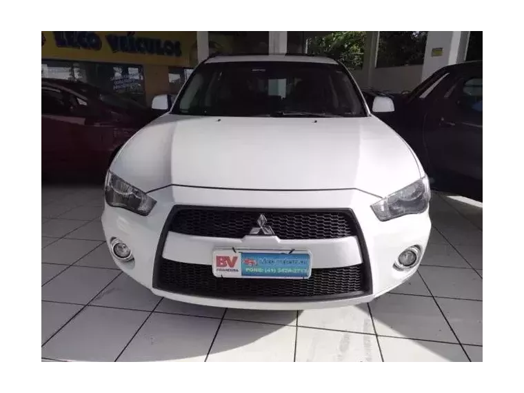 Mitsubishi Outlander Branco 9