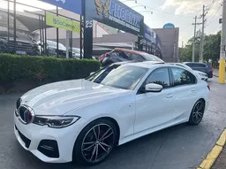 BMW 320i