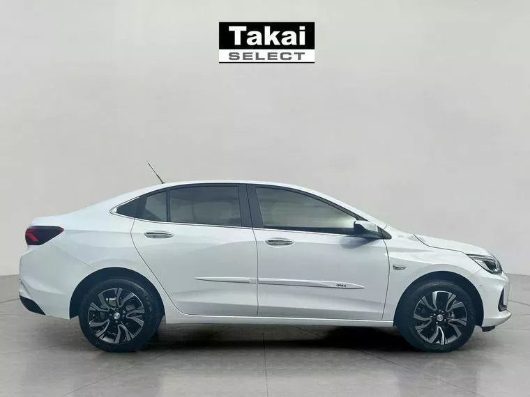 Chevrolet Onix Branco 8