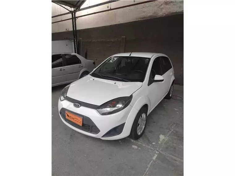 Ford Fiesta Branco 4