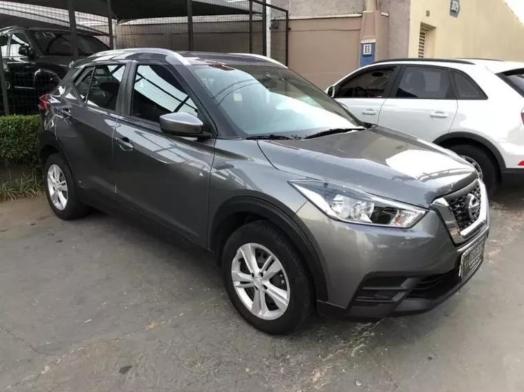 Nissan Kicks Cinza 6