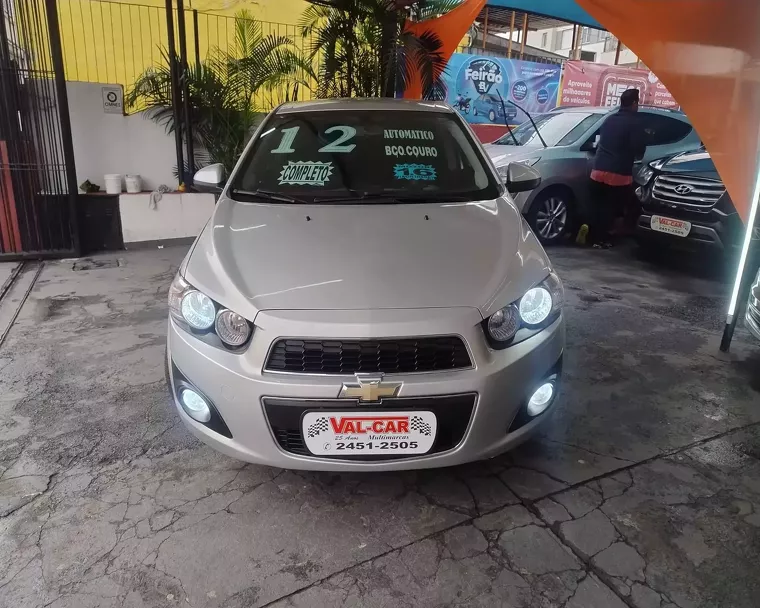 Chevrolet Sonic Prata 7