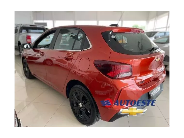 Chevrolet Onix Vinho 2