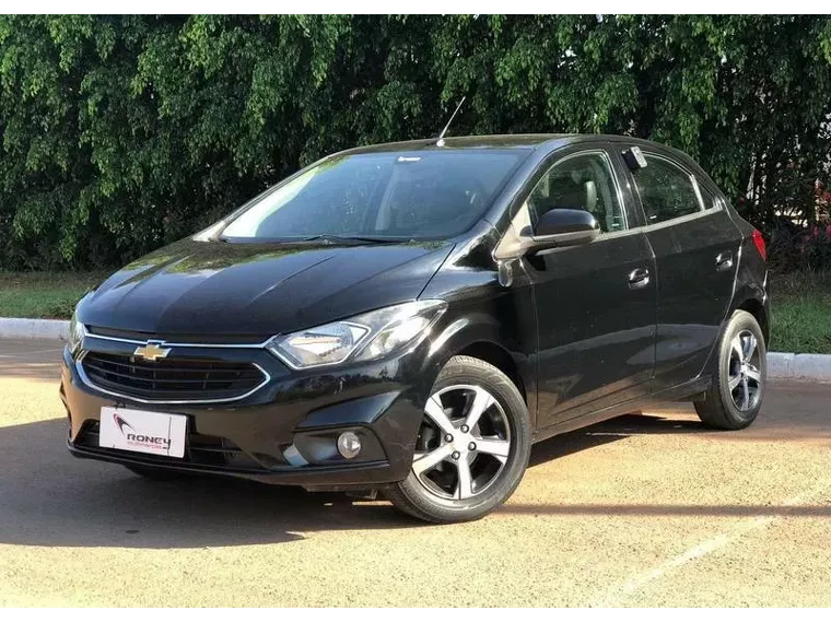 Chevrolet Onix Preto 2