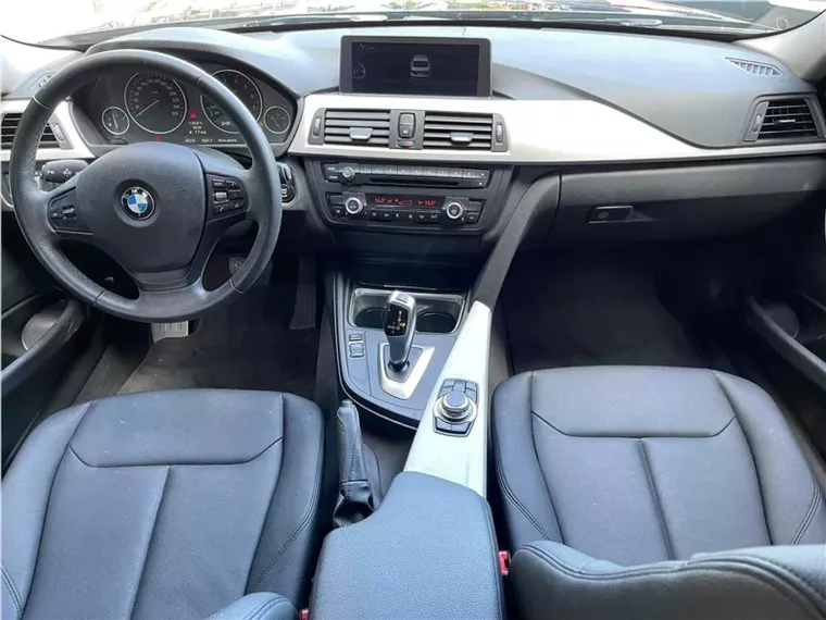 BMW 320i Preto 7