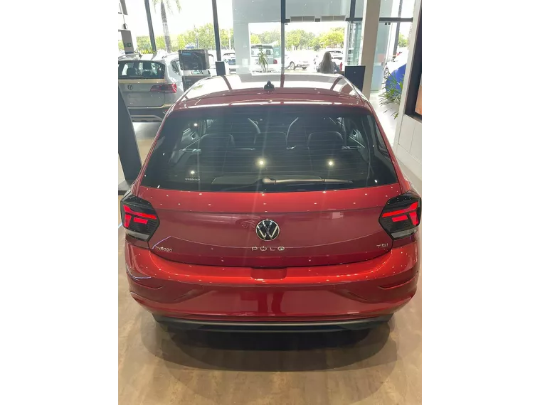 Volkswagen Polo Hatch Vermelho 3