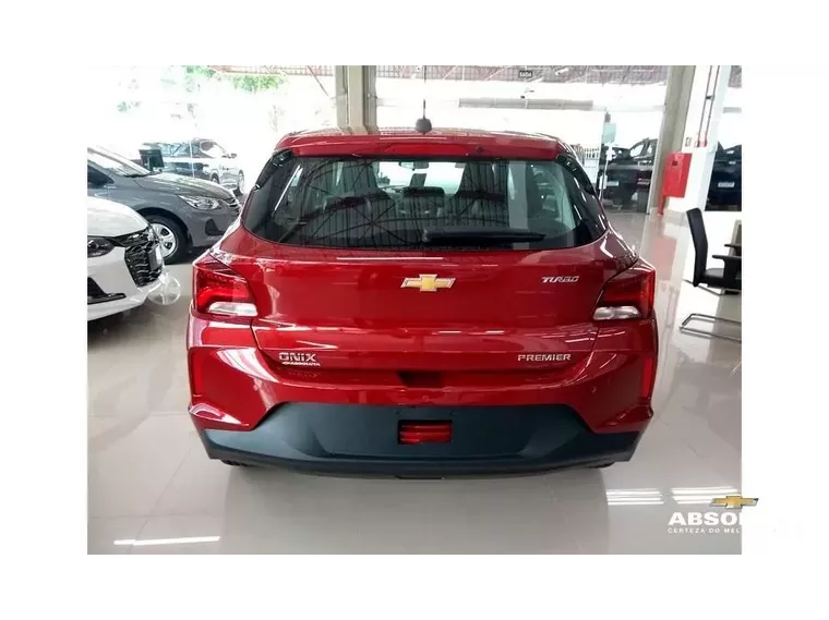 Chevrolet Onix Vermelho 6