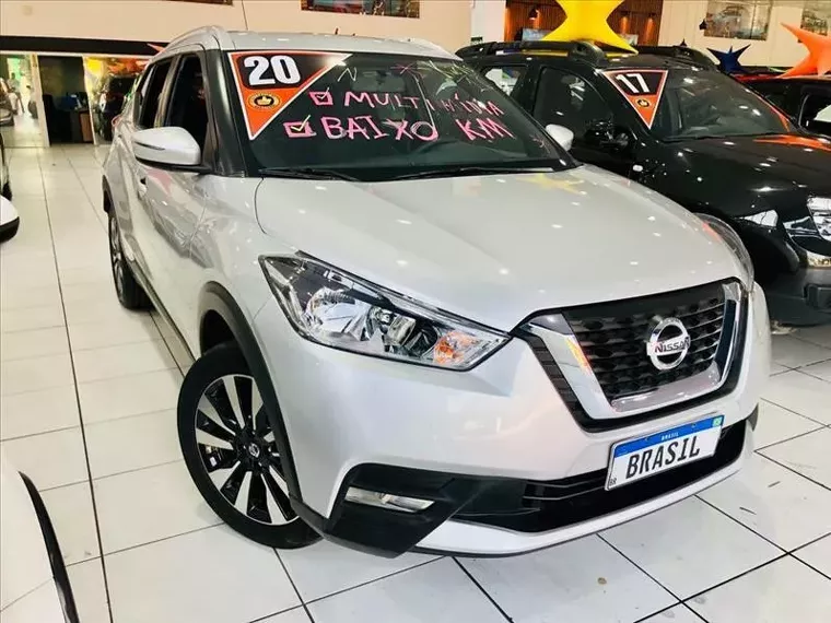 Nissan Kicks Prata 6