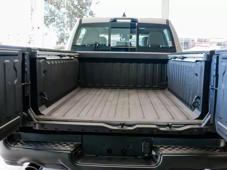 RAM 1500 Prata 17