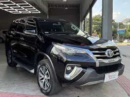 Toyota Hilux SW4