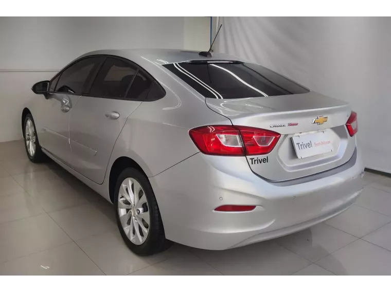 Chevrolet Cruze Prata 3