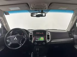 Mitsubishi Pajero Full