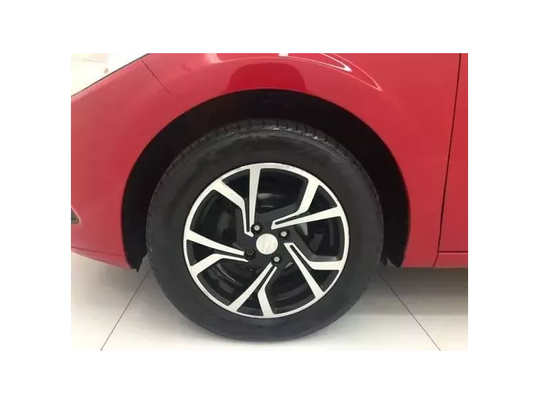 Chevrolet Onix Vermelho 9